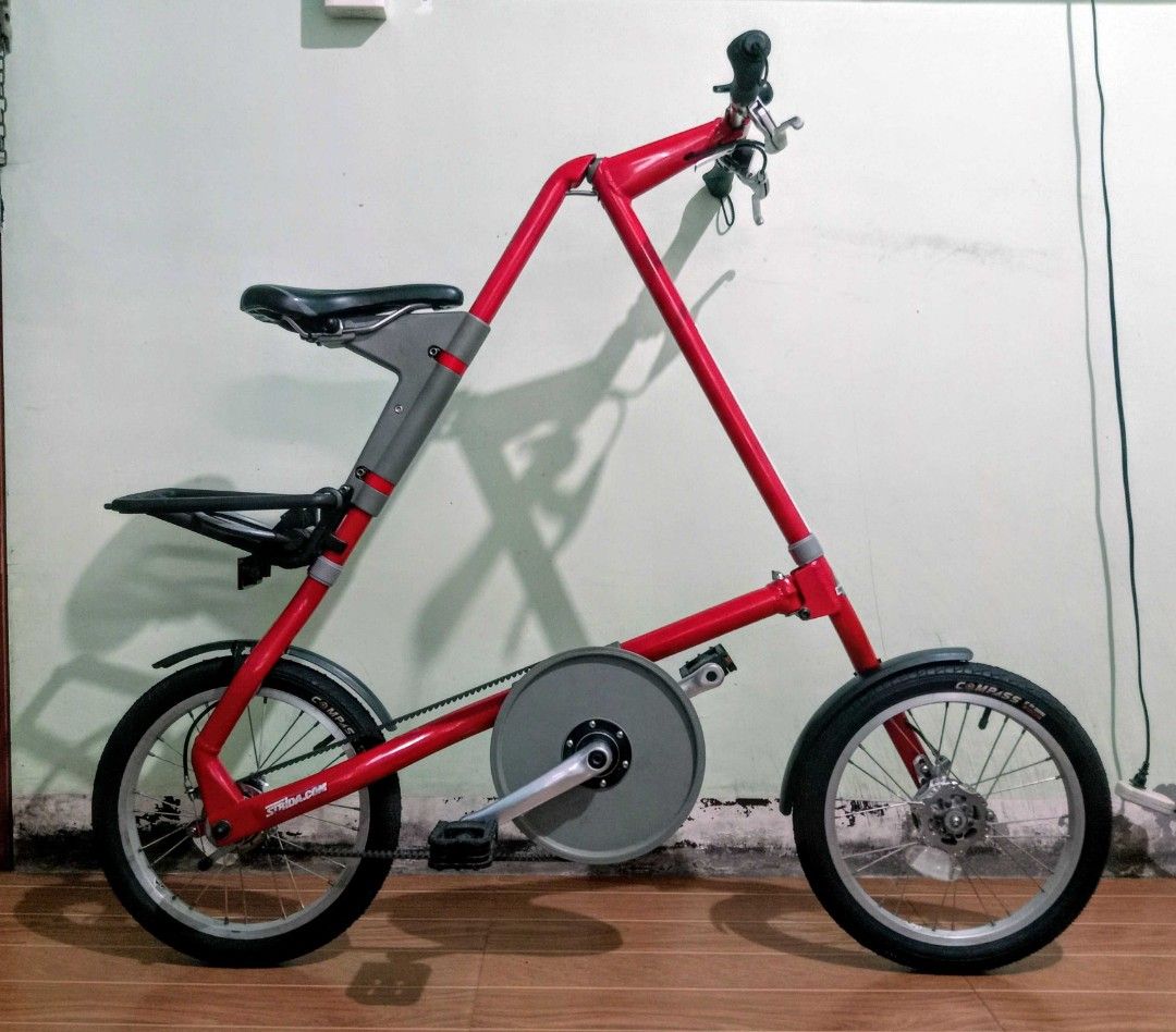 Strida MK3 folding bike (Category: Bicycles) located in Paranaque City. Submitted by dogutz (Listing ID 1467983480, Image 1). Description: british Strida MK3 folding bike good as brand new all stock, all original made in England collector's item google for complete specs, images & videos -NO SWAP/ TRADE- tnx & God bless 🙏.