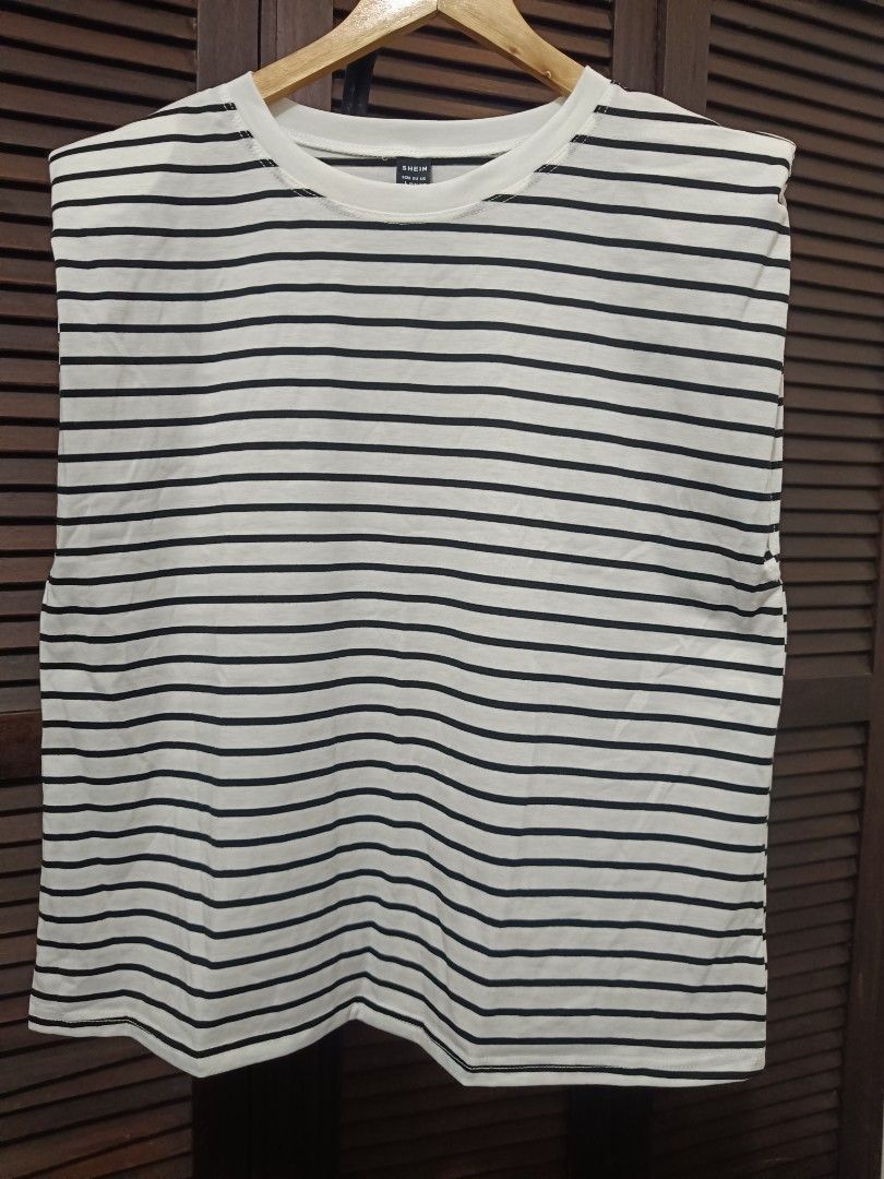 Striped Crew Neck Shirt (Category: Sleeveless) located in Manila. Submitted by byjrb (Listing ID 1468036251, Image 1). Description: 🛍️ Brand-new items from SHEIN, Emery Rose, Zaful & more! Size : Large 📦 Shipping: LBC / J&T / Lalamove 💸 MOP: GCash / BPI only DM for inquiries! 💌.