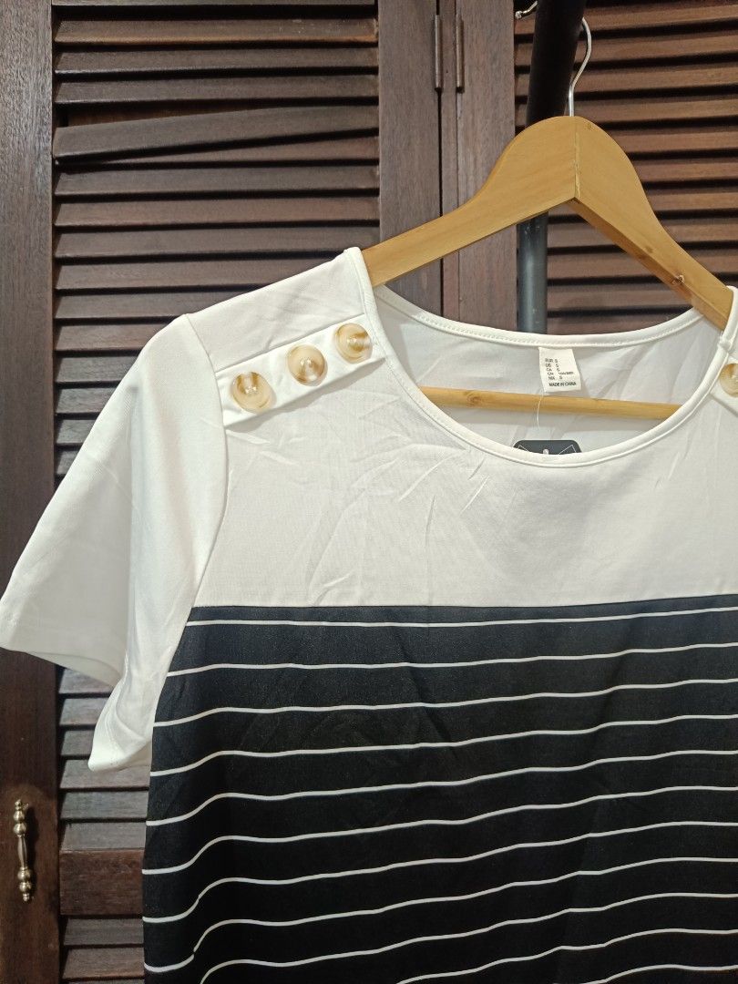 Striped White/Black Dress (Category: Dresses) located in Manila. Submitted by byjrb (Listing ID 1468036797, Image 2). Description: 🛍️ Brand-new items from SHEIN, Emery Rose, Zaful & more! Size : Small to Semi Med 📦 Shipping: LBC / J&T / Lalamove 💸 MOP: GCash / BPI only DM for inquiries! 💌.