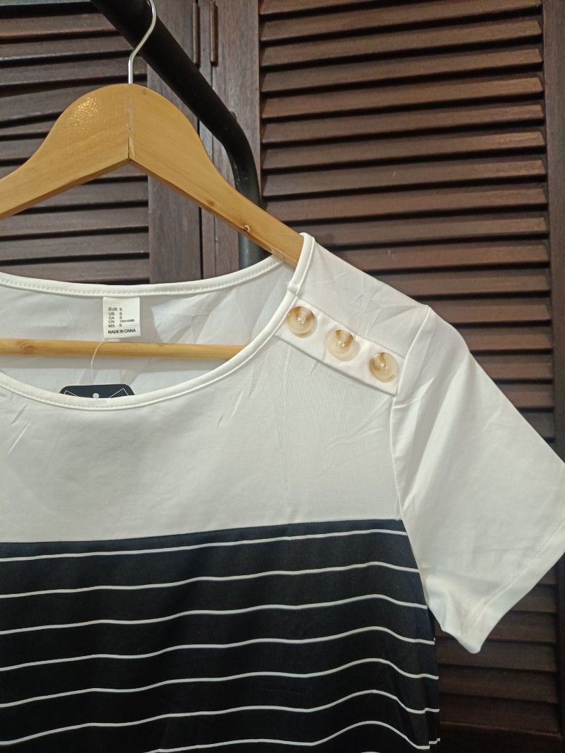 Striped White/Black Dress (Category: Dresses) located in Manila. Submitted by byjrb (Listing ID 1468036797, Image 3). Description: 🛍️ Brand-new items from SHEIN, Emery Rose, Zaful & more! Size : Small to Semi Med 📦 Shipping: LBC / J&T / Lalamove 💸 MOP: GCash / BPI only DM for inquiries! 💌.