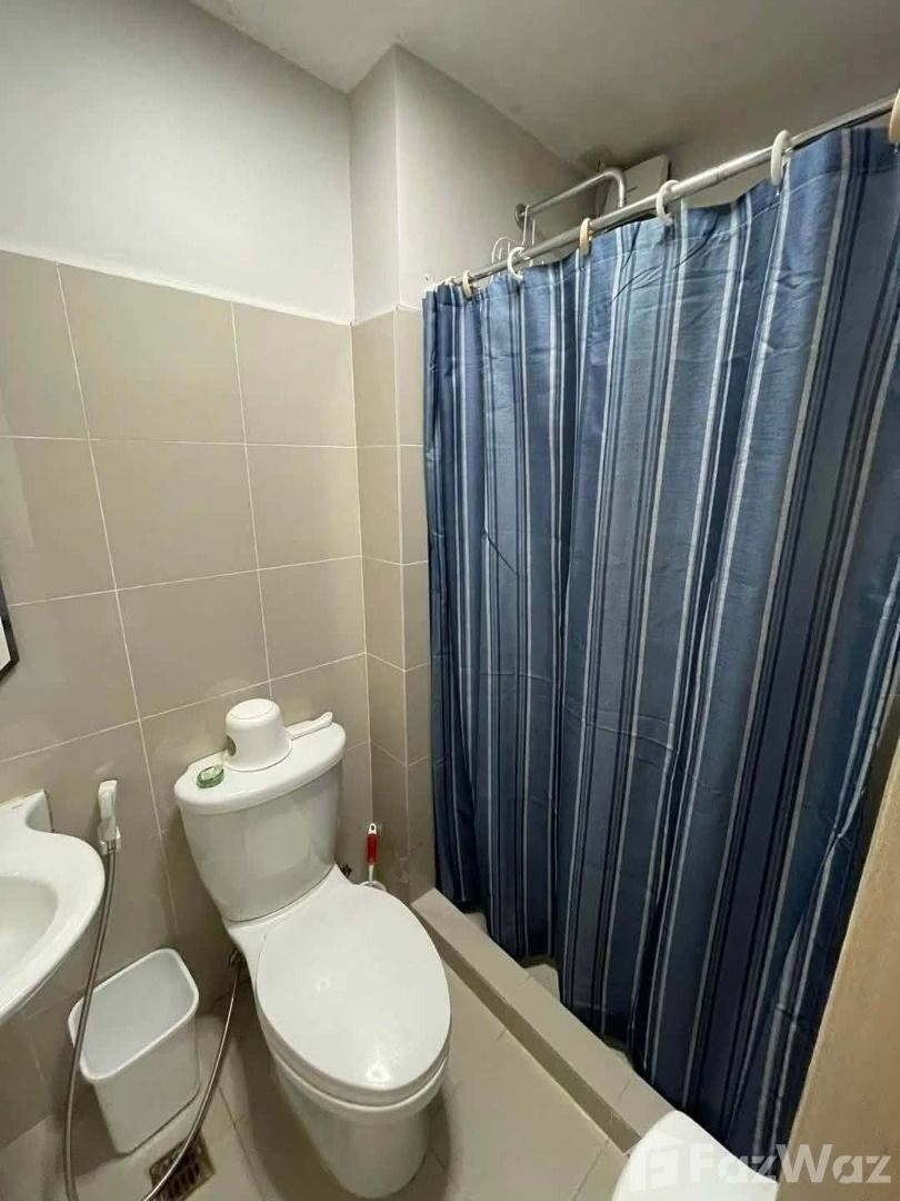 Studio Condo for sale at Grass Residences (Category: Apartments & Condos) located in Makati City. Submitted by propertyproph (Listing ID 1467889922, Image 3). Description: 🏙️ Fully Furnished Studio with Balcony for Sale – Grass Residences ✨ Own a city-view studio with an existing tenant! This fully furnished unit on the 27th floor offers a private balcony, a clean title on hand, and an excellent opportunity for property investors. 📍 Grass Resid