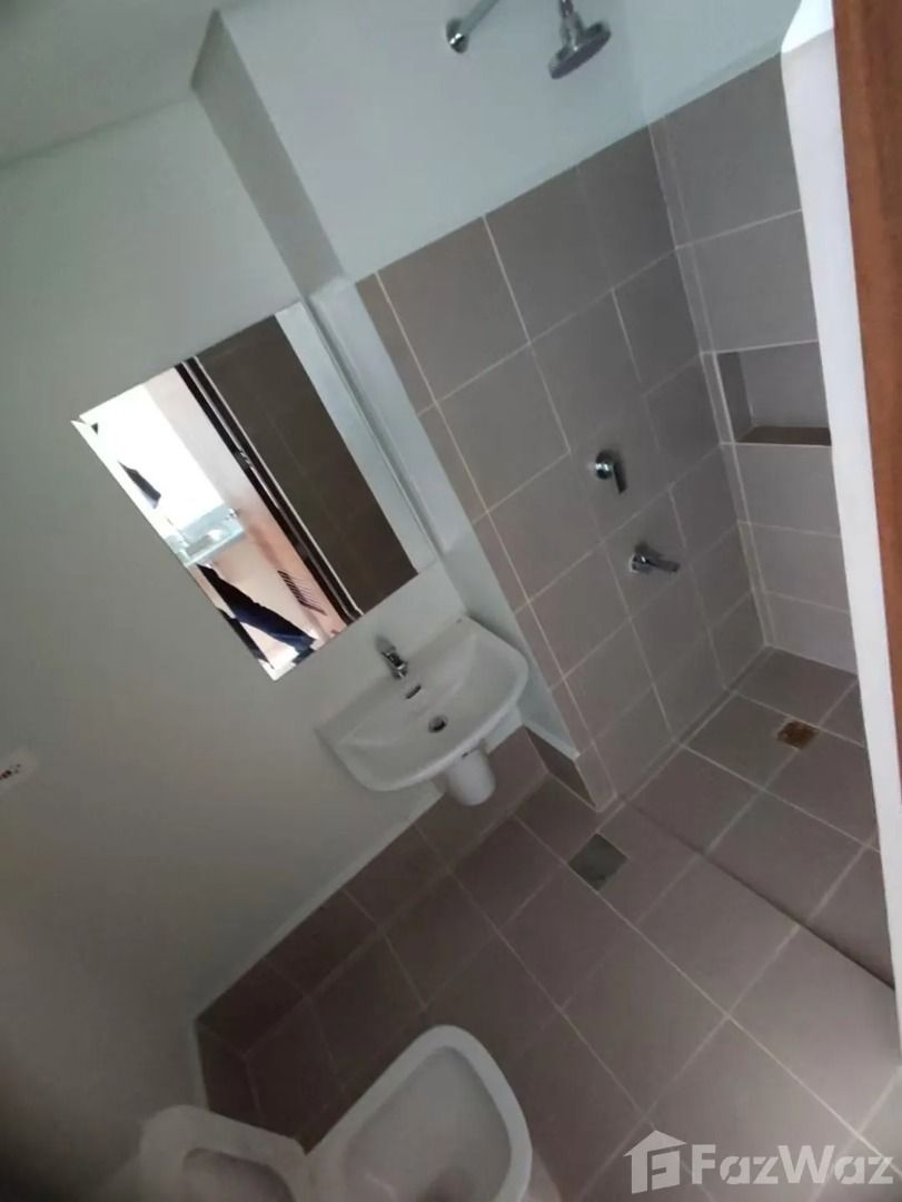 Studio Condo for sale at Quantum Residences (Category: Apartments & Condos) located in Makati City. Submitted by propertyproph (Listing ID 1467923438, Image 3). Description: 🏙️ Affordable Studio Condo for Sale – Quantum Residences 📍 Taft Avenue, Buendia, Pasay City ✨ Own a studio condominium in a strategic location near LRT Gil Puyat, universities, and major business districts. Ideal for first-time buyers, students, young professionals, or inve