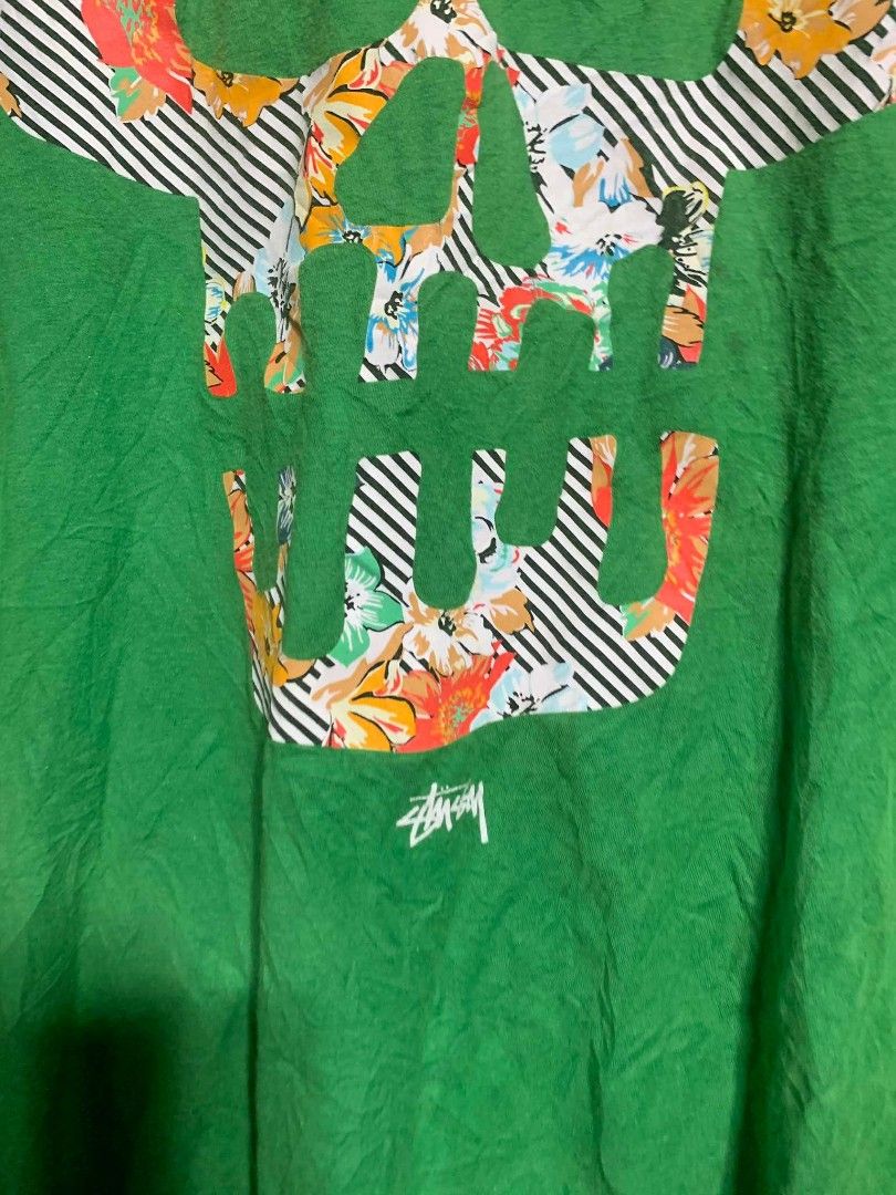 STUSSY (Category: Tshirts & Polo Shirts ) located in Cagayan de Oro. Submitted by mysticdolphin.62c23a (Listing ID 1467921985, Image 3). Description: STUSSY EXCELLENT SIZE LARGE 10/10coloratee no issue.
