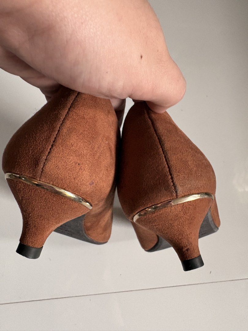 Suede office shoes (Category: Heels) located in Makati City. Submitted by kayeannne (Listing ID 1468058317, Image 3). Description: .