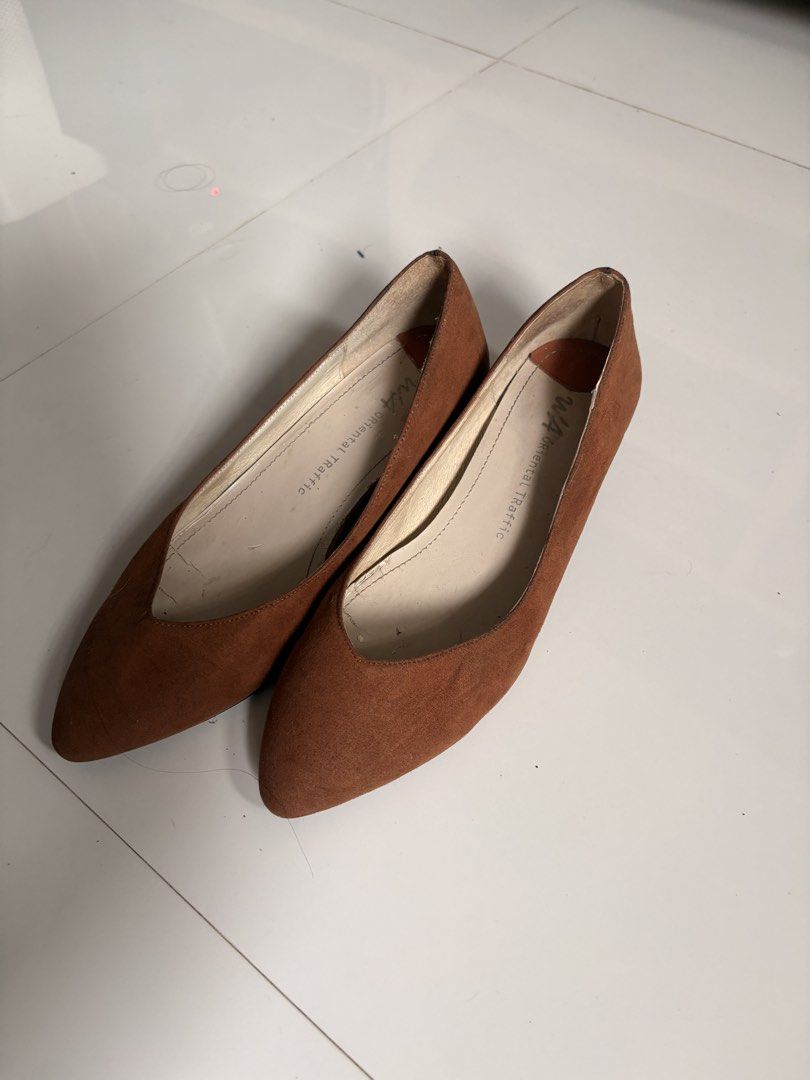 Suede office shoes (Category: Heels) located in Makati City. Submitted by kayeannne (Listing ID 1468058317, Image 1). Description: .