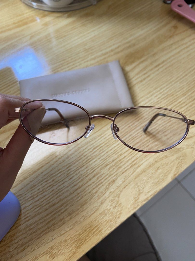 sunnies anti rad (marshall) (Category: Sunglasses & Eyewear) located in Davao. Submitted by sofiasyndee (Listing ID 1467908394, Image 2). Description: sunnies anti rad (marshall) - specs name: marshall - frame color: tan - bought in-store, not online, for P995 - with pouch & cleaning cloth - used for 2 weeks only since i bought a new one - rts: frame is too small for my face shape - meet up or buyer can book maxim.