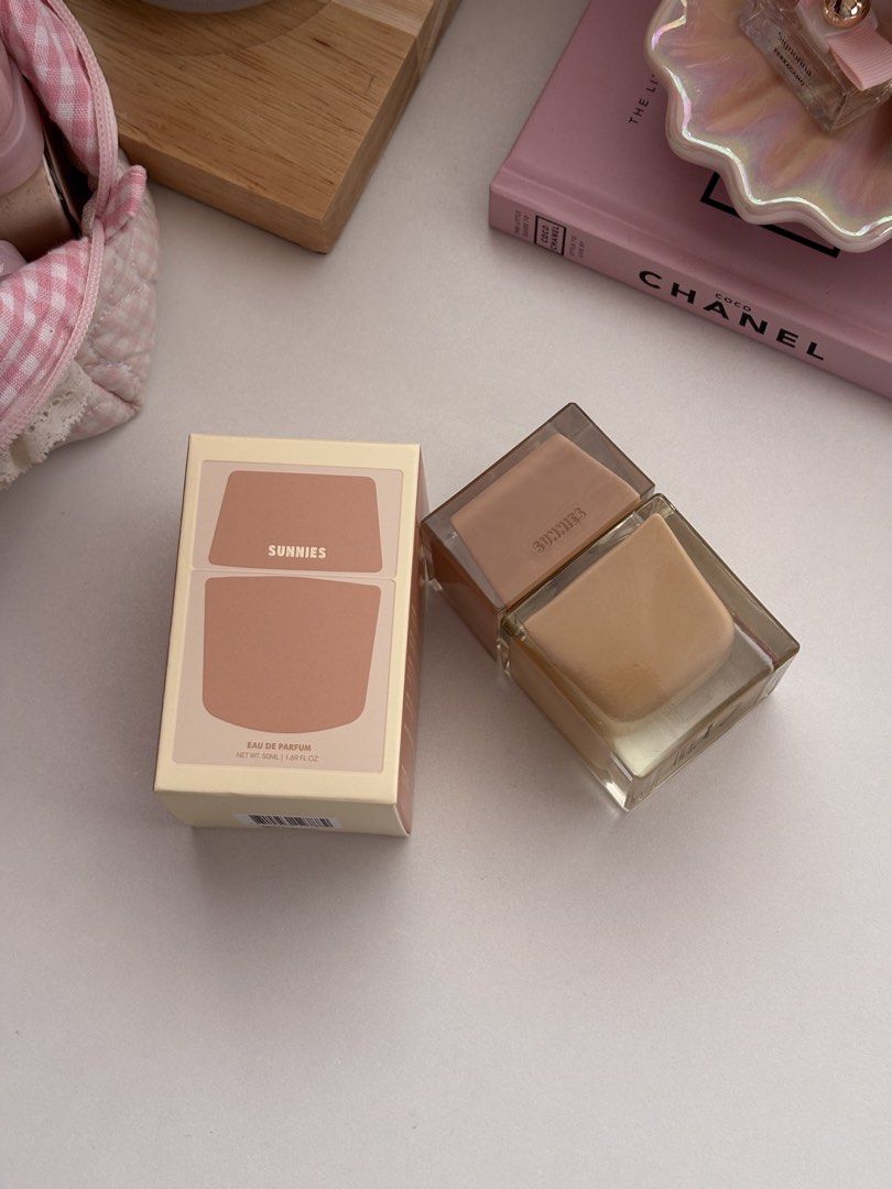 sunnies beige perfume (Category: Fragrance & Deodorants) located in Muntinlupa City. Submitted by pinkgurlyyy (Listing ID 1467967541, Image 1). Description: 5 sprays missing.