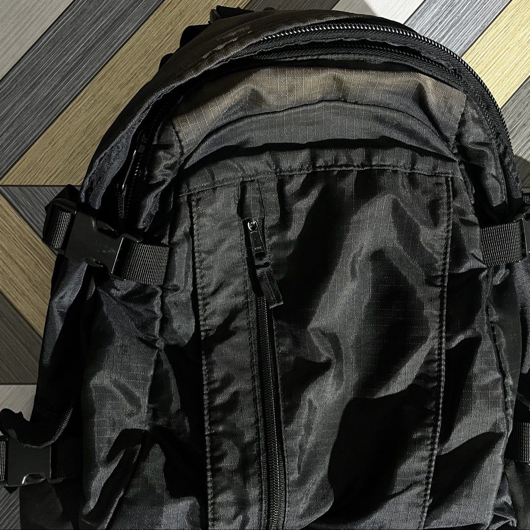 Supreme EL Martillo Backpack (Category: Backpacks) located in Daraga. Submitted by th3cliquejunks (Listing ID 1467965339, Image 3). Description: Supreme EL Martillo Backpack Good Condition Issue: Fade & small tear sa lowert part ng backpack. Check all posted pics Authentic Wearable - 2,100 Dm!.