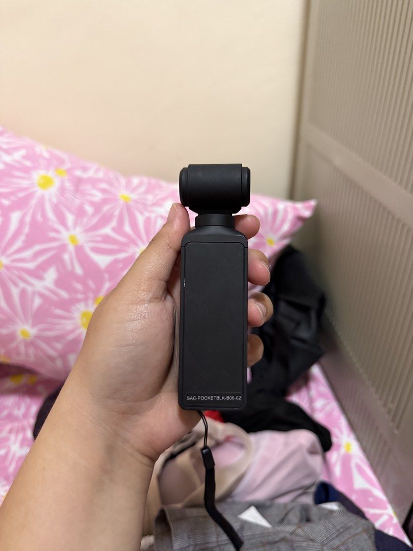 Supremo Pocket 5K Handheld Gimbal Camera (Category: Cameras) located in Makati City. Submitted by cathymars13 (Listing ID 1468057421, Image 2). Description: - Model: Supremo Pocket 5K Handheld Gimbal Camera (Black) - Quality: Shoots stunning 5K video and 50MP photos - Condition: Tested and powers on successfully - Features: Built-in screen, control buttons, and wrist strap - Extras: Includes original retail box and 30M waterproof casing - Ideal f