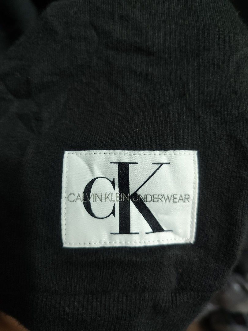 Sweater by CK (Category: Coats, Jackets and Outerwear) located in Santa Cruz. Submitted by mark_grimaldo (Listing ID 1467994368, Image 3). Description: Calvin Klein Women's Pullover Sweater ✅Size: XS/M (21 x 24) ✅P 300 ✅8.8/10 condition 🚫minor sign of usage/ Need wash Laguna Area DM📩.