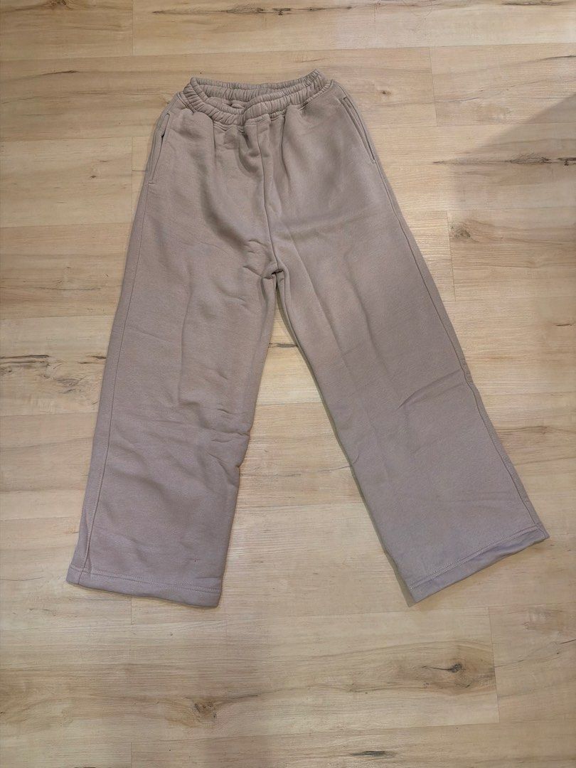 Sweatpants Bundle (Light Blue, Sage, Dark Grey) (Category: Activewear) located in Manila. Submitted by _____car0usell (Listing ID 1467950105, Image 3). Description: fits s-m never used bought for 1k - 3 pcs.