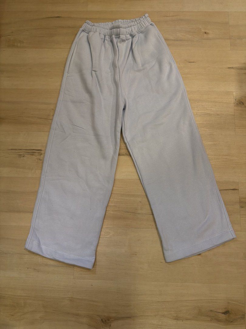 Sweatpants Bundle (Light Blue, Sage, Dark Grey) (Category: Activewear) located in Manila. Submitted by _____car0usell (Listing ID 1467950105, Image 2). Description: fits s-m never used bought for 1k - 3 pcs.
