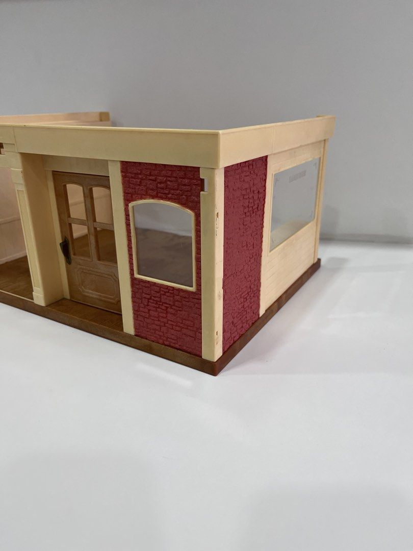 Sylvanian Families Hamburger Restaurant Shell Only (Category: Everything Else Others) located in Manila. Submitted by mzn27 (Listing ID 1467946917, Image 2). Description: Sylvanian Families Hamburger Restaurant Shell Only Used good condition with few flaws as seen in photos P900 + SF MOP - Gcash or BPI SF - c/o Buyer within Metro Manila only.