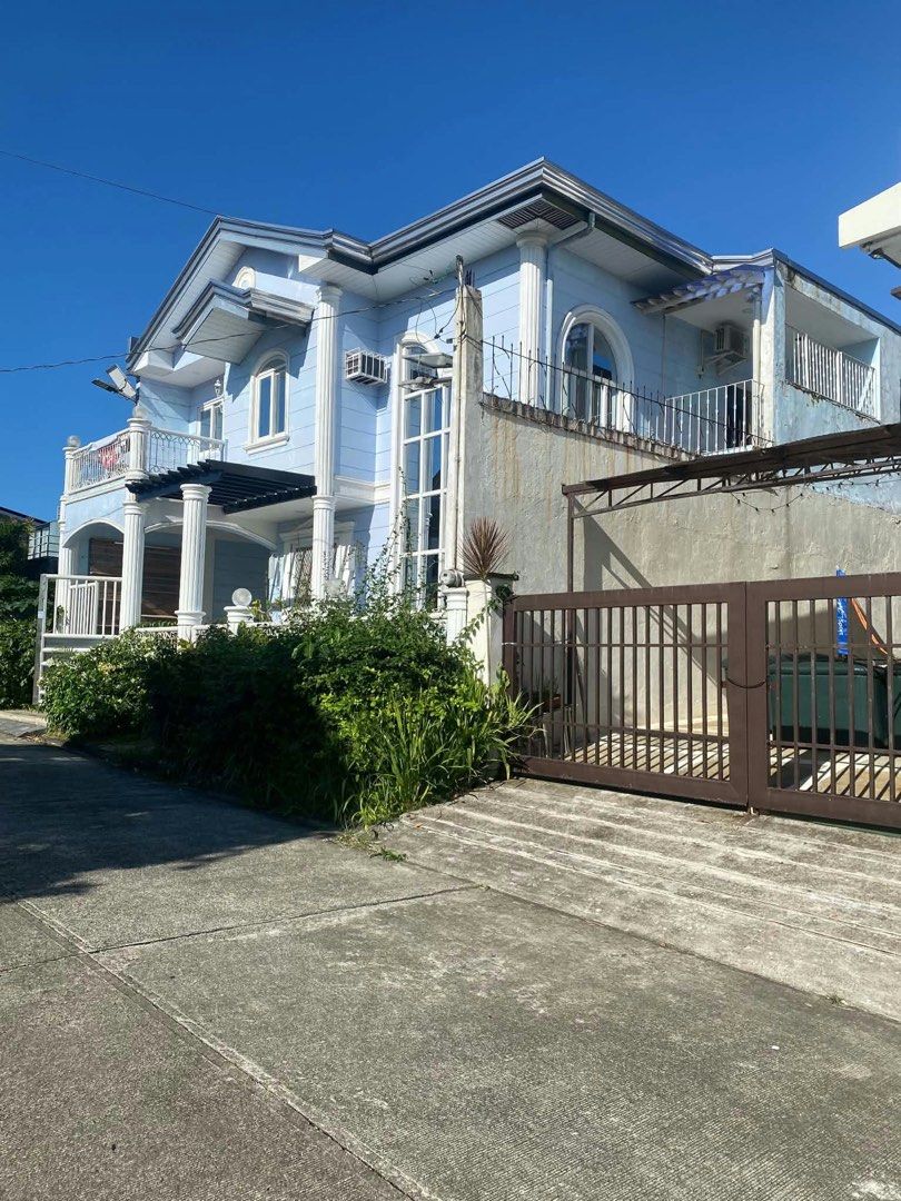Tagaytay Two Storey House (Category: House & Lot) located in Valenzuela. Submitted by kat_preloveditems (Listing ID 1467952875, Image 3). Description: For Direct buyers only Message for details.