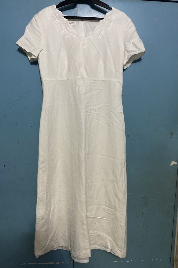 Talbits Ldies Linen White Dress (Category: Dresses) located in Quezon City. Submitted by elmiras_closet (Listing ID 1467924285, Image 1). Description: From US Balikbayan box good xondition linen . no flawsnor issue.