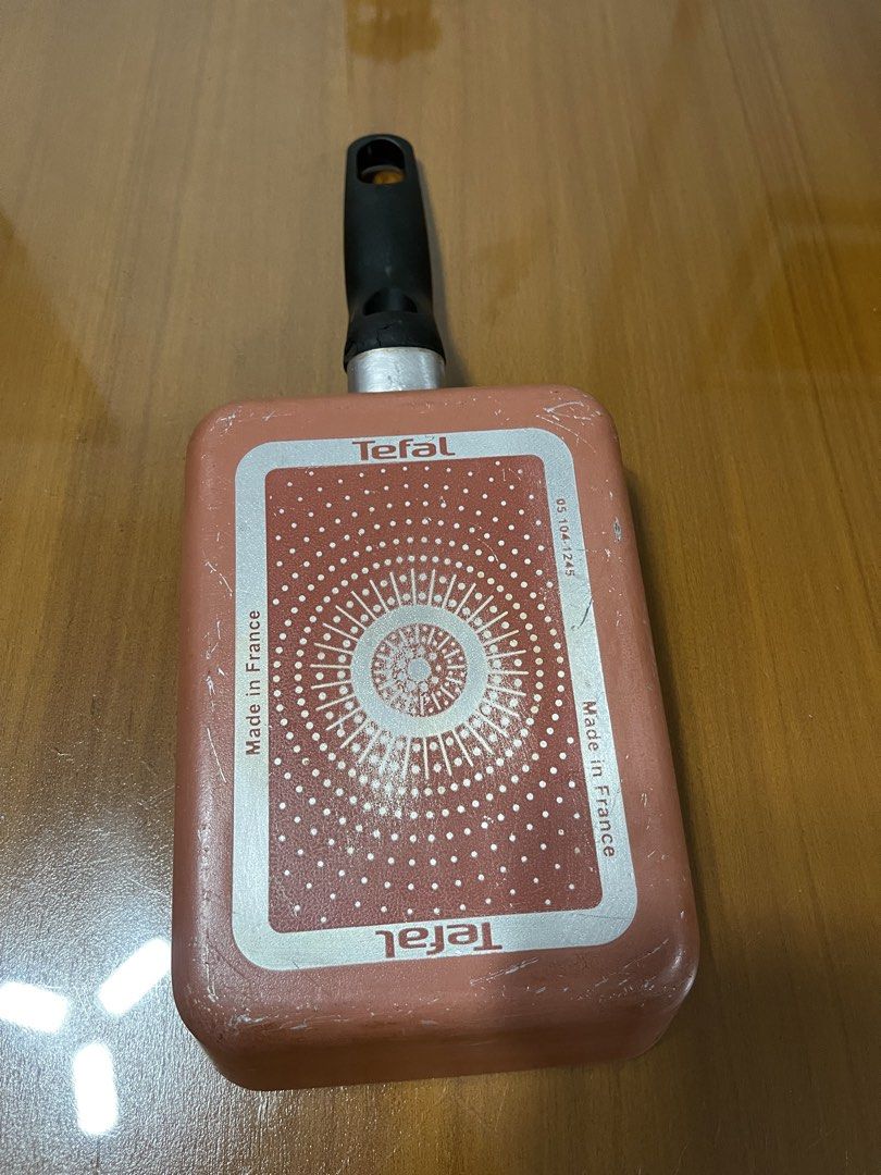 Tefal Square eggroll Pan (Category: Cookware & Accessories) located in Quezon City. Submitted by doublelkitchenware (Listing ID 1467975522, Image 3). Description: Tefal Square eggroll Pan Made in France 18x13x4cm Gas and Electric only Visible sign of usage sa handle Pick up or shipping via lalamove Provincial 🚚j&t Novaliches Qc .