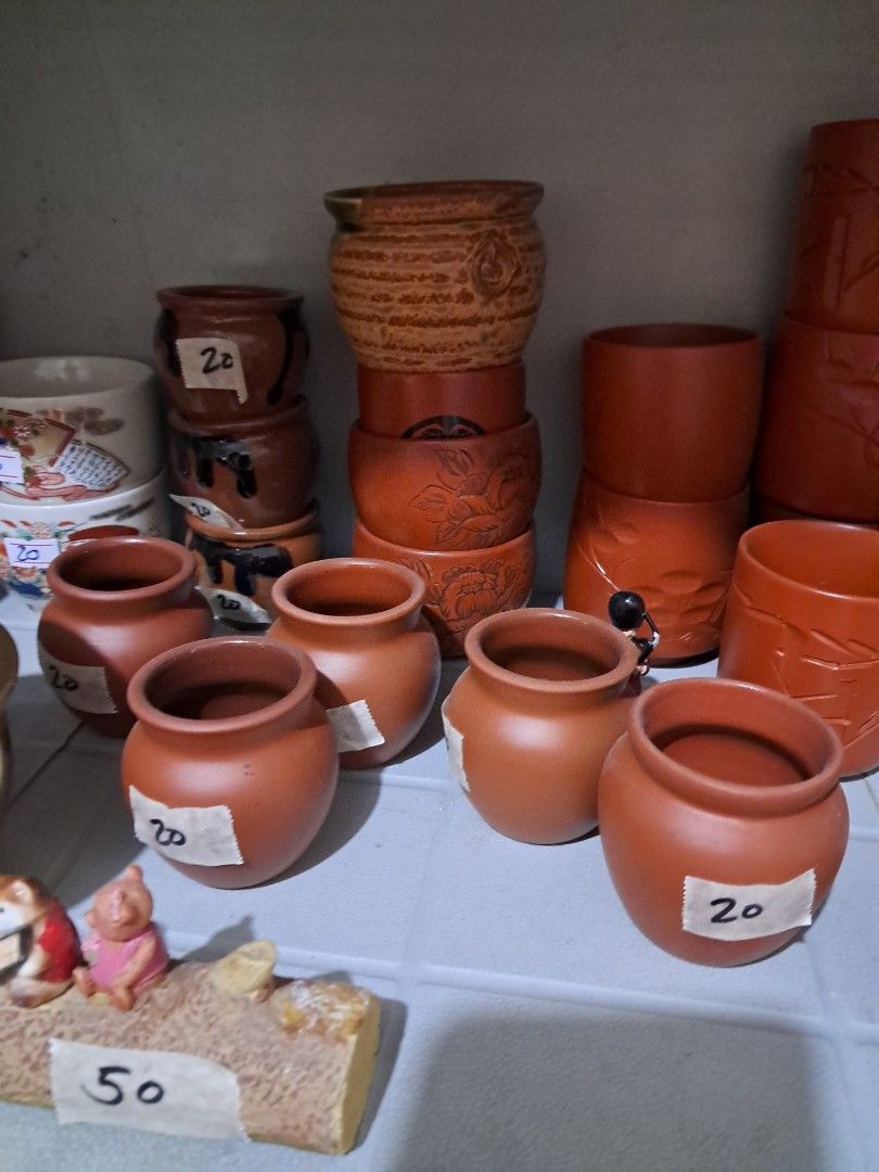 Terracotta cup (Category: Announcements) located in Cavite. Submitted by secretjapansurplus (Listing ID 1467887613, Image 2). Description: diff teracotta cup.