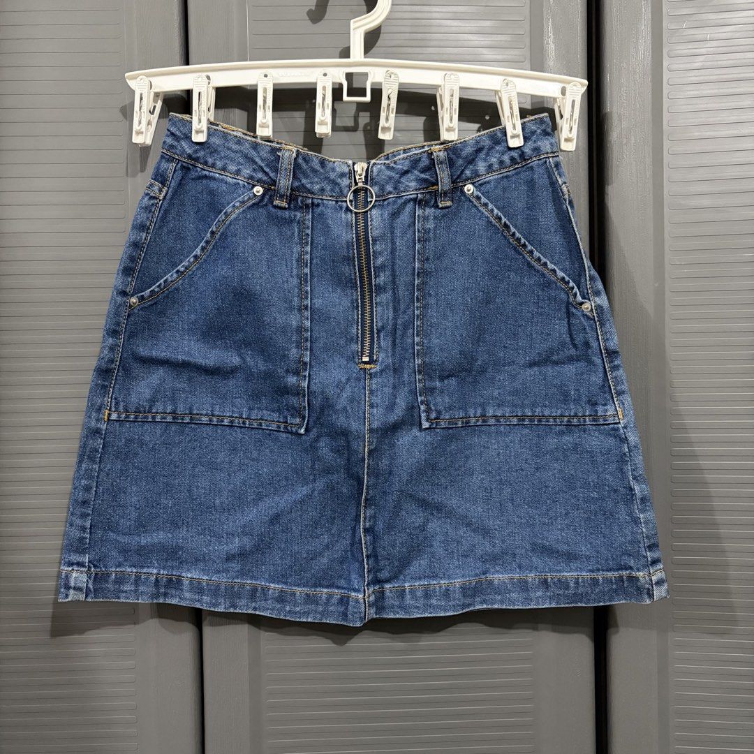 Terranova Denim Skirt (Category: Skirts) located in Quezon City. Submitted by iywm_ (Listing ID 1467960126, Image 1). Description: ▪️used less than 5x ▪️size S ▪️shipping via grab/lalamove or any sdd 📍loyola heights, qc.