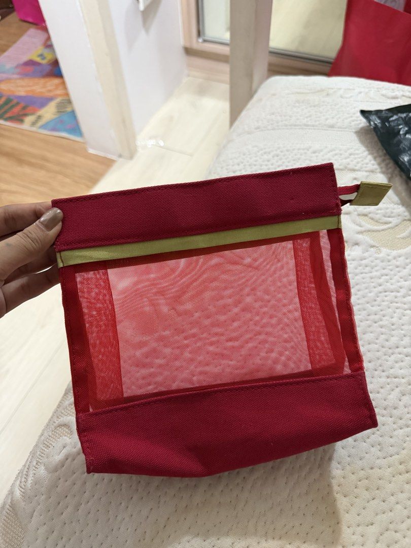 The Face shop pouch (Category: Purses & Pouches) located in Manila. Submitted by mamaansshop (Listing ID 1467898321, Image 1). Description: .