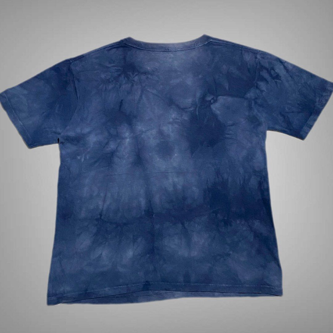 The Mountain (Category: Shirts) located in Mabalacat. Submitted by stellargarments (Listing ID 1467888243, Image 2). Description: steal price! L : 23 W : 18 Condition : 9/10 mismong tela ang design tags and dated 1 minimal butas hindi pansinin 😊 need wash .