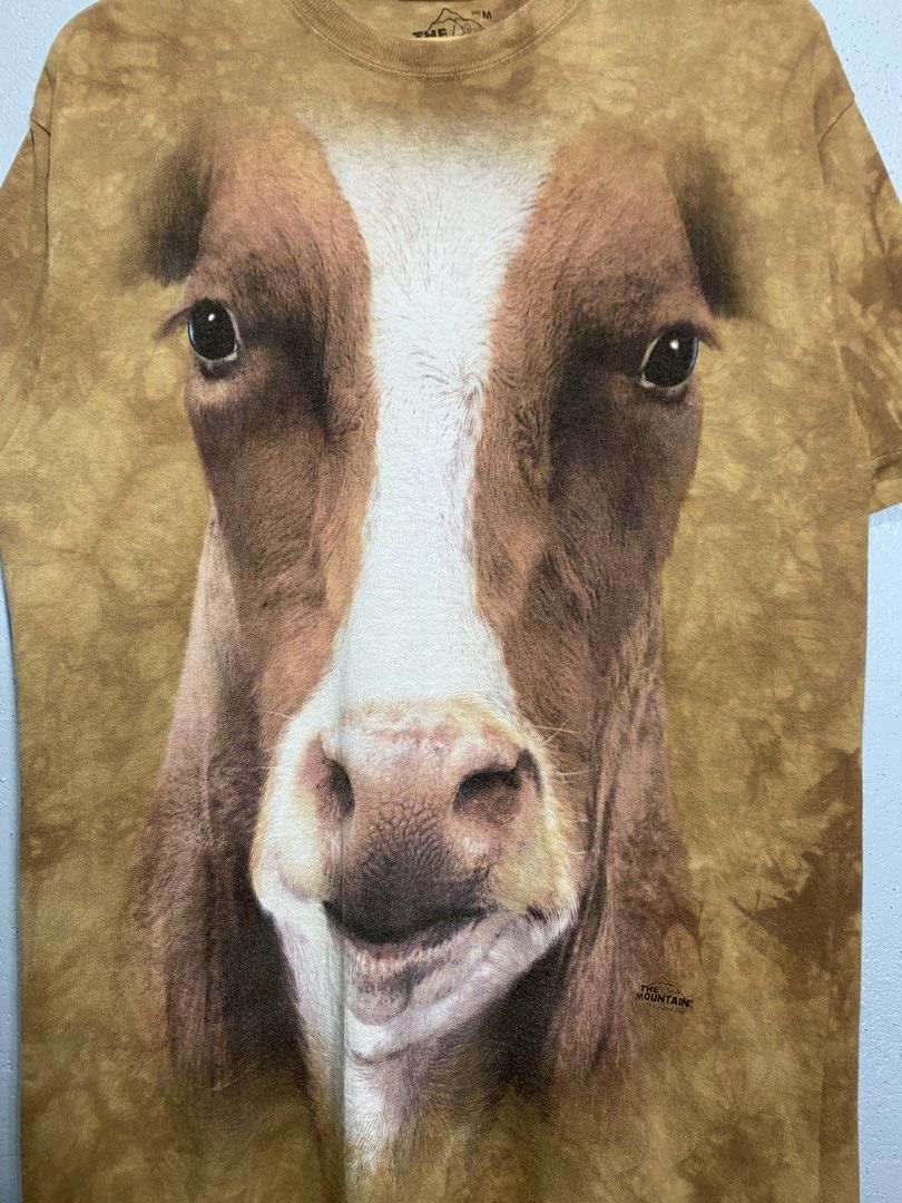 The Mountain Cow Face Graphic Tee Brown Size M (Category: Tshirts & Polo Shirts ) located in Bacong. Submitted by crommermann (Listing ID 1467922772, Image 2). Description: The Mountain 🏷️ + 90 shipping fee -Dimes Width 21 Length 32 -Condition 9.5/10 -Color Rate 9.5/10 Excellent Condition Color may vary due to lightning Very Presentable when Worn Need Wash Pm/Dm Visayas Dumaguete loc J&T Courier Express 🚛🚛🚛.