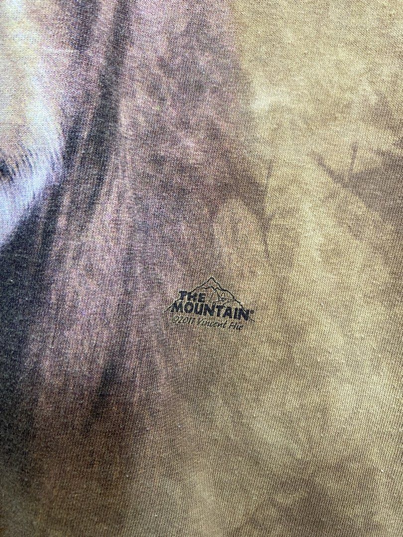 The Mountain Cow Face Graphic Tee Brown Size M (Category: Tshirts & Polo Shirts ) located in Bacong. Submitted by crommermann (Listing ID 1467922772, Image 3). Description: The Mountain 🏷️ + 90 shipping fee -Dimes Width 21 Length 32 -Condition 9.5/10 -Color Rate 9.5/10 Excellent Condition Color may vary due to lightning Very Presentable when Worn Need Wash Pm/Dm Visayas Dumaguete loc J&T Courier Express 🚛🚛🚛.