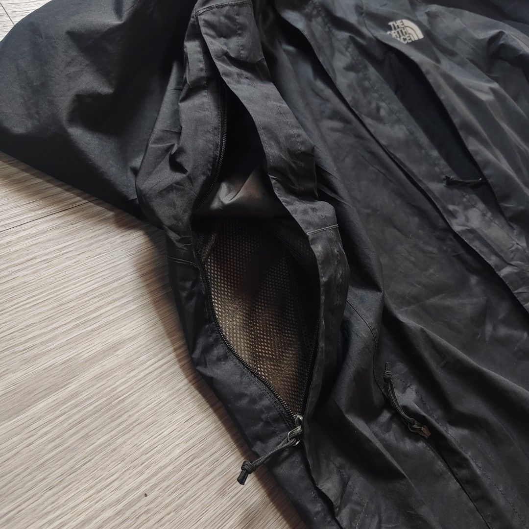 the north face hyvent jacket (Category: Coats, Jackets and Outerwear) located in Amadeo. Submitted by josephotep (Listing ID 1467894912, Image 3). Description: The North Face Hyvent jacket large on tag 24×28.5 as new no issue 9.5/colorate condition 850 plus sf. loc cavite pm 📥.