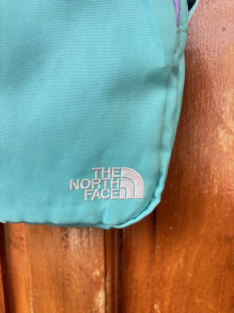 The North face Sling Bag🩵 (Category: Sling Bags) located in Maasin. Submitted by chevyferna66833 (Listing ID 1467853229, Image 2). Description: TNF SLING BAG🩵 GOOD CONDITION MINE 550.