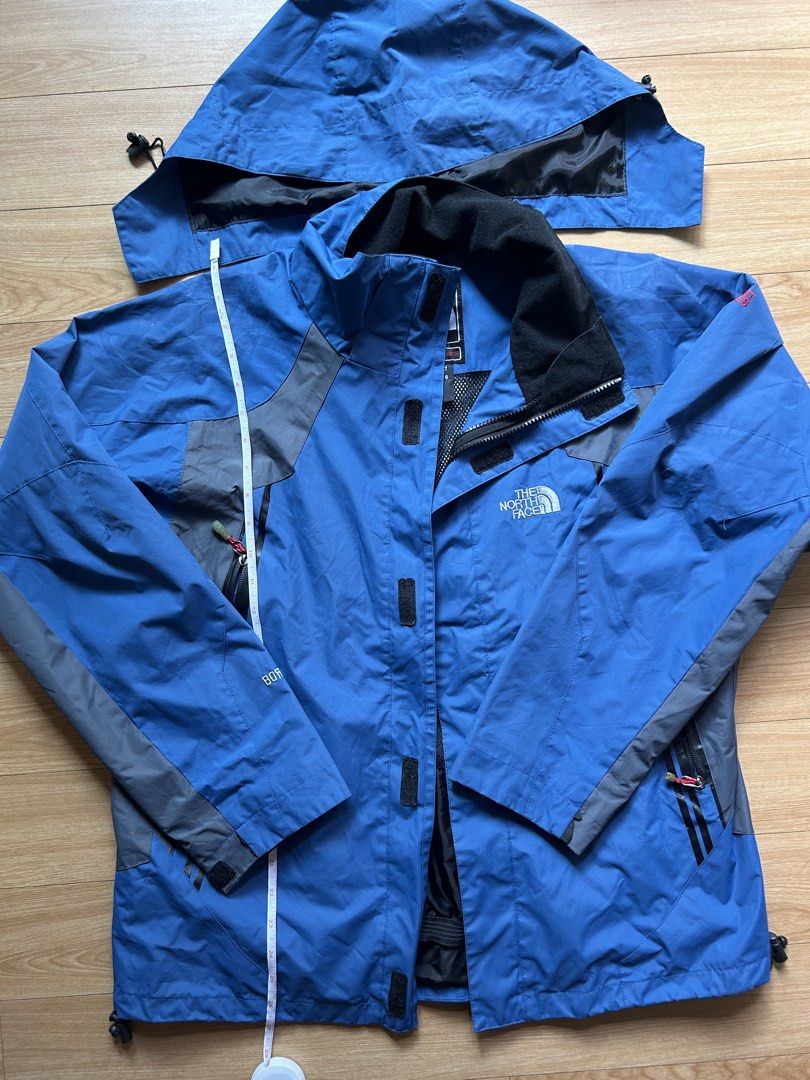 The North Face Summit Series (Category: Coats, Jackets and Outerwear) located in Manila. Submitted by bossjear (Listing ID 1467856428, Image 2). Description: .
