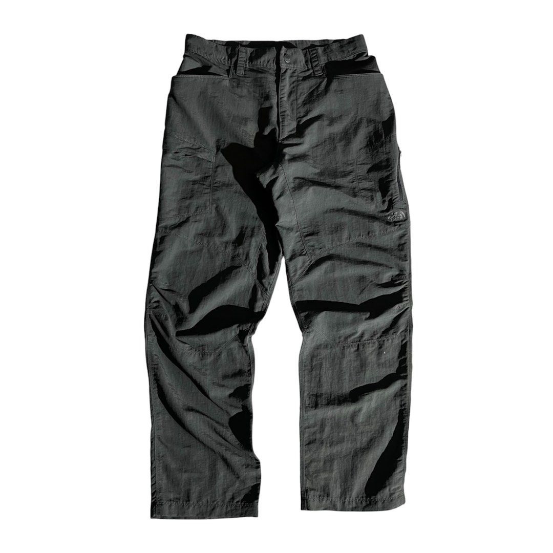 The North Face Trekking Pants (Category: Activewear) located in Daraga. Submitted by th3cliquejunks (Listing ID 1467894716, Image 1). Description: The North Face Trekking Pants Tagged Size: 32” Condition: 9.5/10 No major flaw Measurement: Waist: 32” Length: 40” Hem: 9” - 1,480 Dm!.