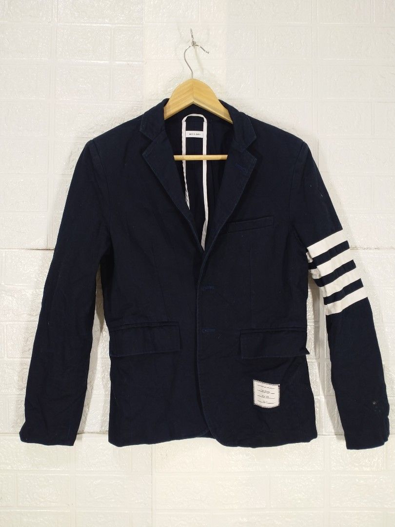 THOM BROWNE BLAZER (Category: Coats, Jackets and Outerwear) located in Baguio. Submitted by dansteals (Listing ID 1468042502, Image 1). Description: 25 x 20 MEDIUM MISSING BUTTONS ONLY.
