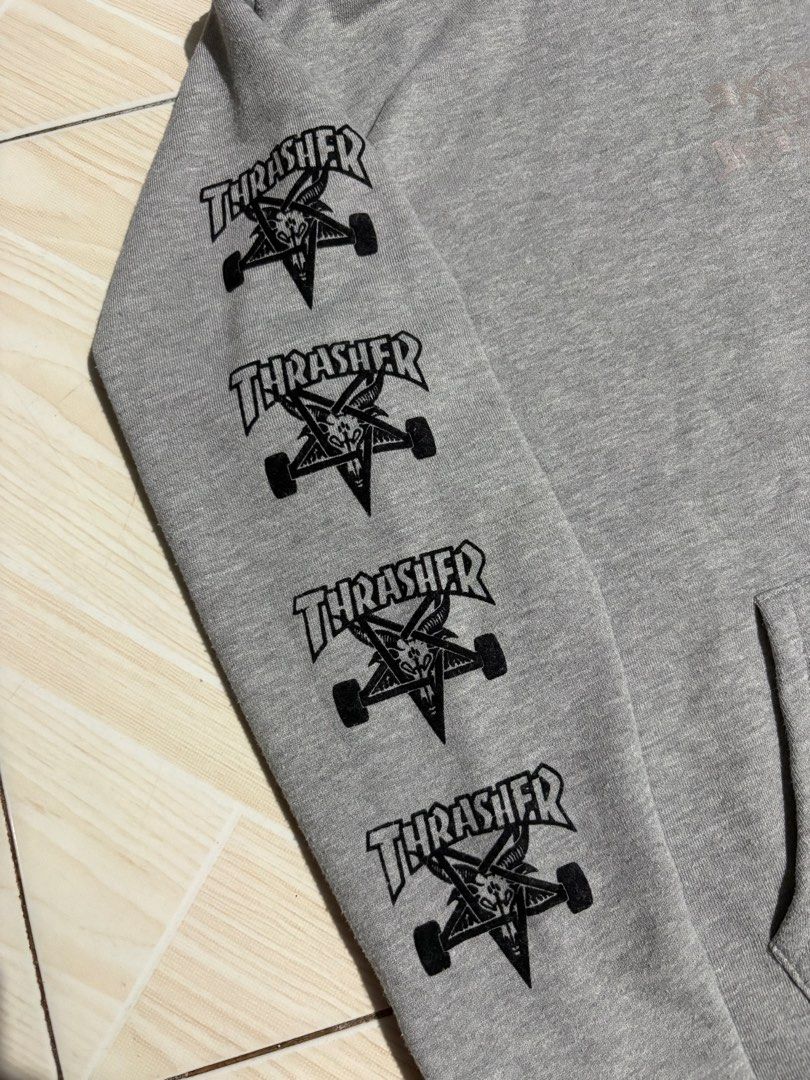 THRASHER “SKATE AND DESTROY” (Category: Hoodies) located in Carmona. Submitted by arthrift.31 (Listing ID 1468040649, Image 3). Description: Width:22.5 Length:25 Condition:9.5/10 Colorrate:9.5/10 .