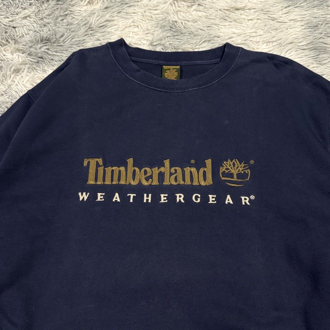 Timberland Sweater (Category: Coats, Jackets and Outerwear) located in Mandaluyong City. Submitted by iamkageki (Listing ID 1467949226, Image 2). Description: Sz L-XL 24x27 Issue: need wash due to storage.