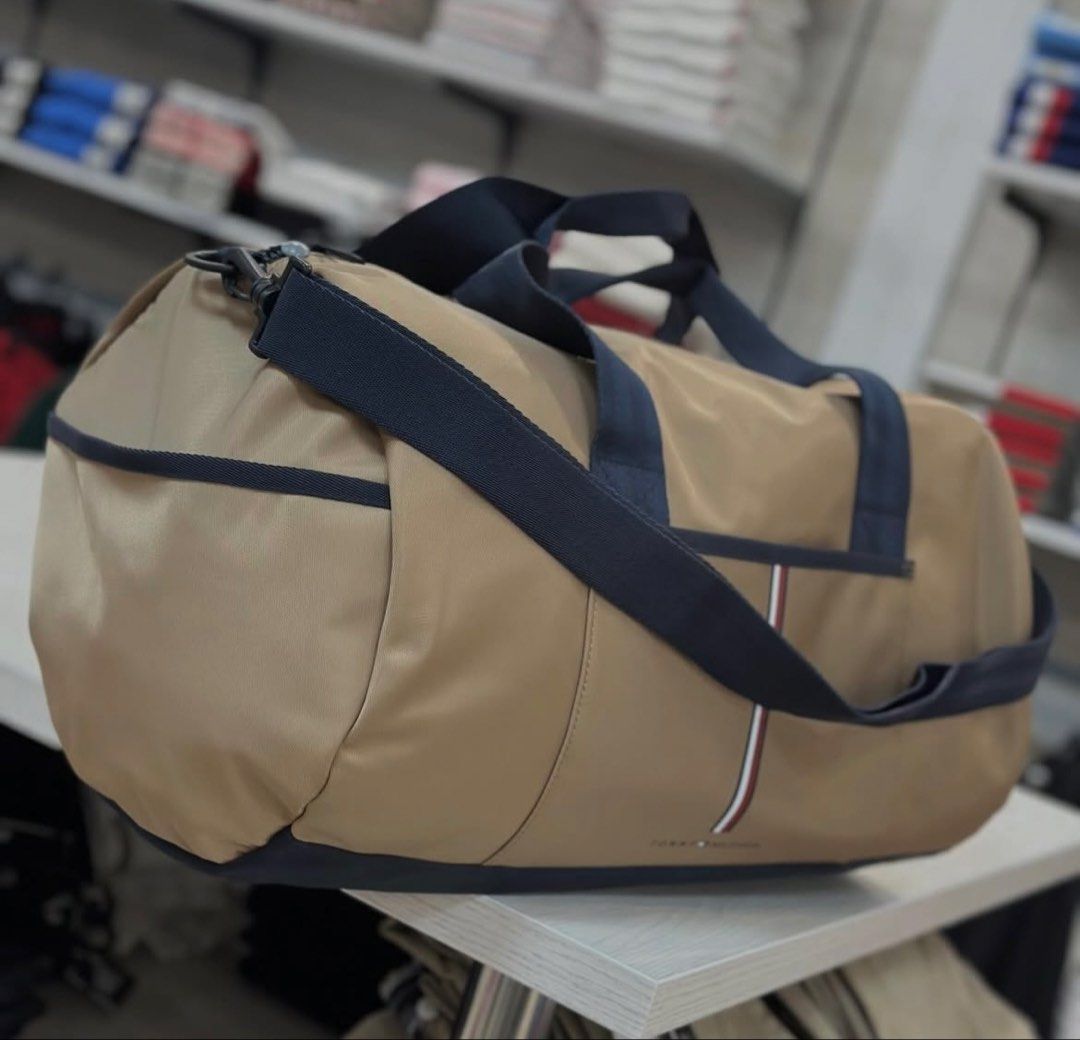 Tommy Hilfiger Duffle Bag Large Brown (Category: Cross-body Bags) located in Caloocan City. Submitted by rsreciorph (Listing ID 1467947432, Image 1). Description: .