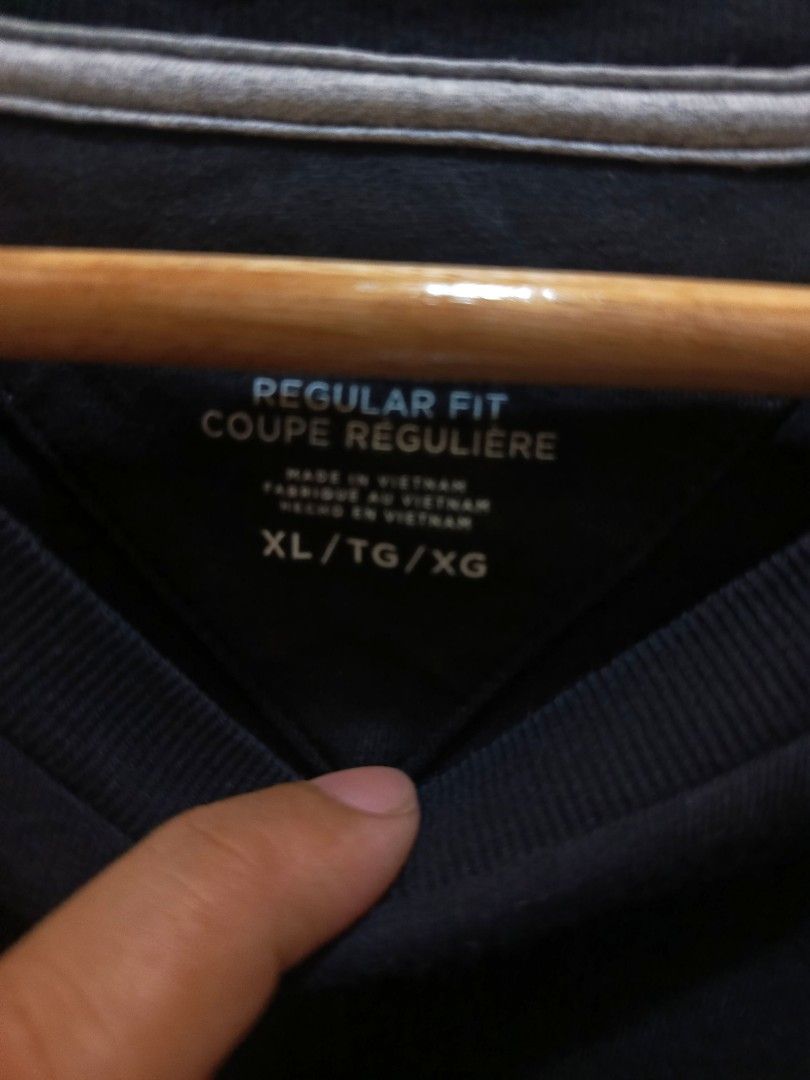 TOMMY HILFIGER Embroidered Big Script and logo (as New) (Category: Tshirts & Polo Shirts ) located in San Francisco. Submitted by flipping_clothes (Listing ID 1467986630, Image 2). Description: ✅AUTHENTIC 💯 ✅AS new ✅Dimes 21 x 29 ✅color rate 10/10 ✅ embroidered ✅No issue , No flaws.