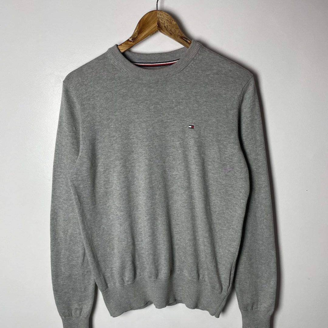 Tommy Hilfiger Knitted Sweater (Category: Coats, Jackets and Outerwear) located in Cavite. Submitted by ferrerapparel. (Listing ID 1467993473, Image 2). Description: No issues Excellent condition Medium Color rate:9.5/10.