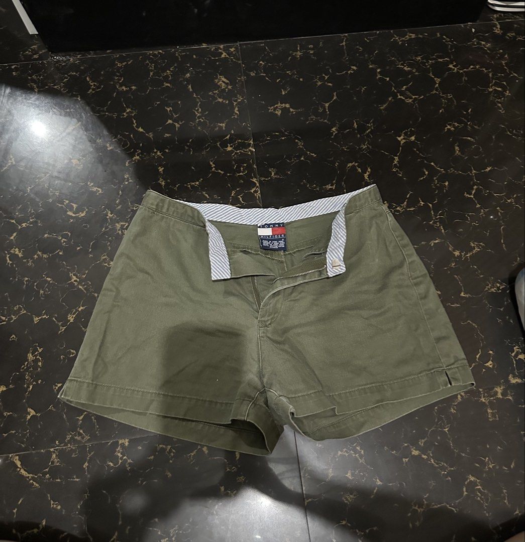 Tommy Hilfiger Shorts (Category: Shorts) located in Taguig. Submitted by _chihiro (Listing ID 1467854687, Image 1). Description: rfs: gained weight 🏋🏼‍♀️🫶🏼 waist size is 25-26.