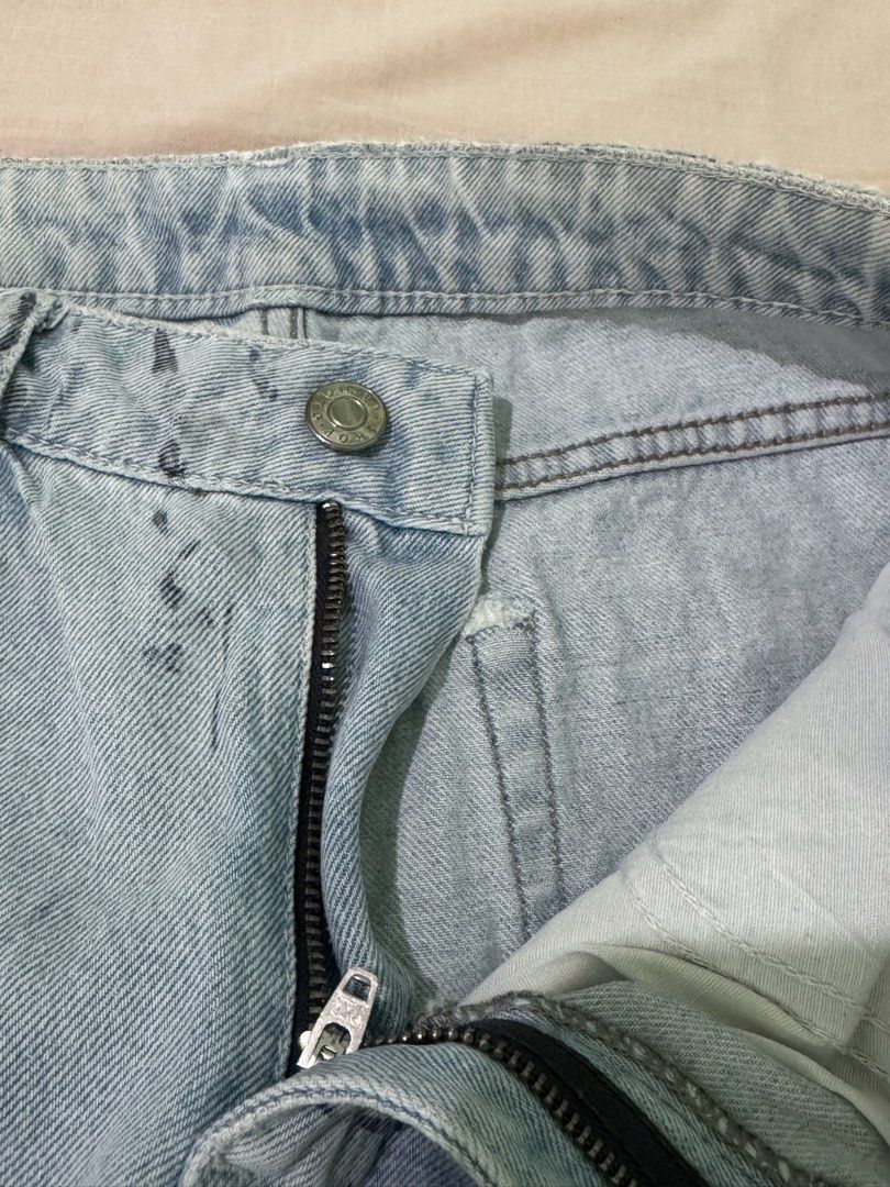 Topshop mom jeans (Category: Jeans) located in Quezon City. Submitted by pinkpreloved08 (Listing ID 1467880717, Image 3). Description: .