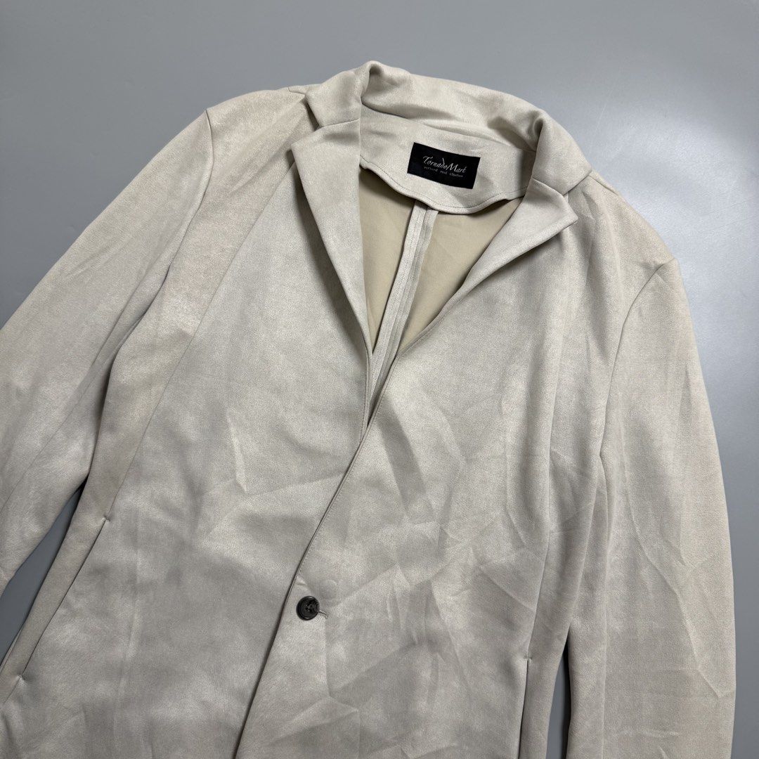 Tornado Mart Japan Coat (Category: Coats, Jackets and Outerwear) located in Cebu City. Submitted by inukaybyjlf (Listing ID 1468057289, Image 3). Description: Condition: Good as new Issue: No flaws Dimensions: 21x35 Best fit: L womens Please refer to photos for actual condition.