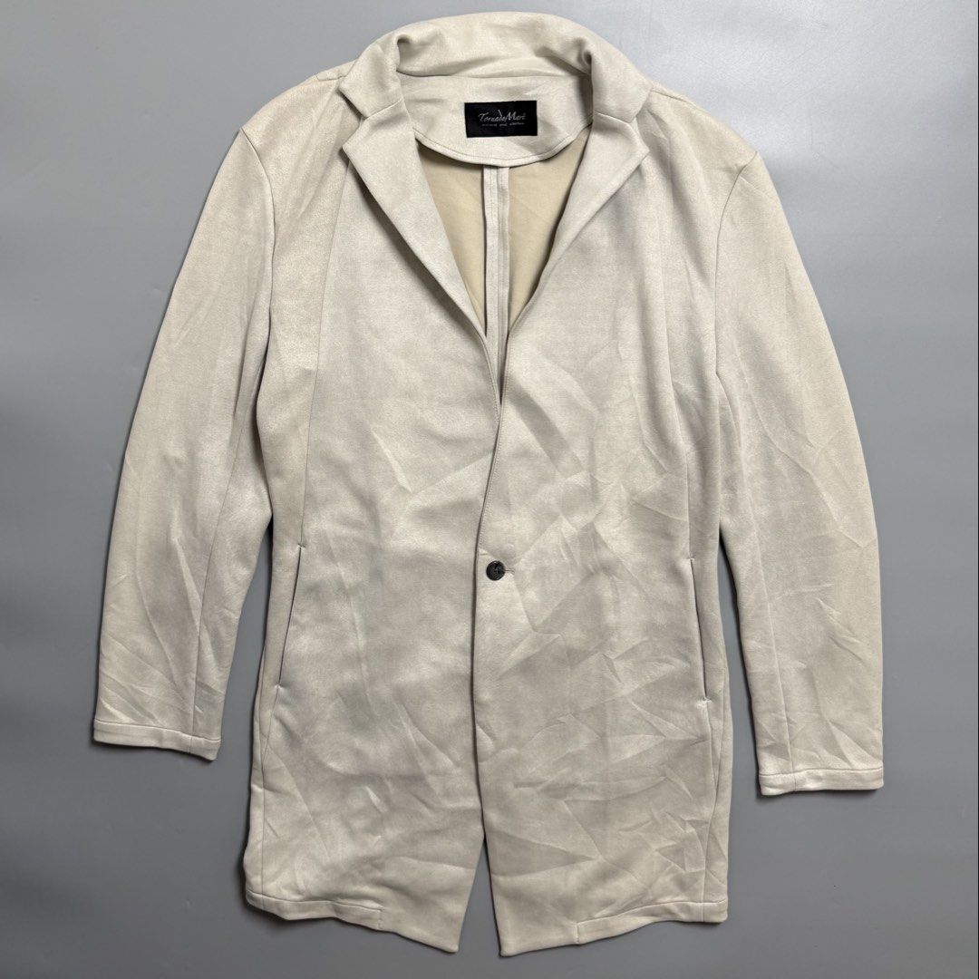 Tornado Mart Japan Coat (Category: Coats, Jackets and Outerwear) located in Cebu City. Submitted by inukaybyjlf (Listing ID 1468057289, Image 1). Description: Condition: Good as new Issue: No flaws Dimensions: 21x35 Best fit: L womens Please refer to photos for actual condition.