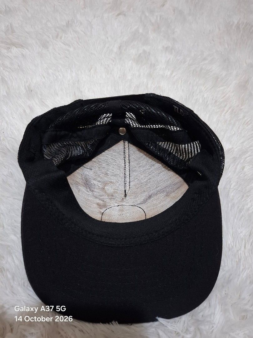 Troy Lee Beer Head Snapback Trucker Hat (Category: Caps & Hats) located in Manila. Submitted by thriftfinds_tagum (Listing ID 1468014046, Image 3). Description: Troy Lee Beer Head Snapback Hat Excellent condition one size Adult Features: Adjustable snapback hat with mesh panels 85% Polyester 15% Nylon Curve bill Woven patch on front Hidden bottle opener on back 650.⁰⁰.