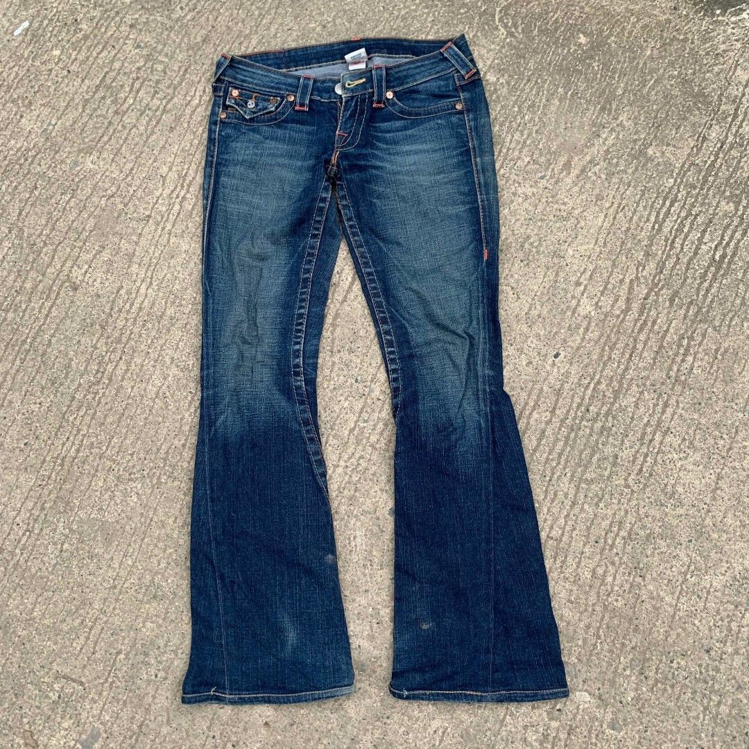 TRUE RELIGION FLARED PANTS (Category: Maternity wear) located in Cagayan de Oro. Submitted by mysticdolphin.62c23a (Listing ID 1467922703, Image 2). Description: TRUE RELIGION FLARED PANTS EXCELLENT 30-ACTUAL DIMES 39*5LENGTH 9*5OPENING HEM.