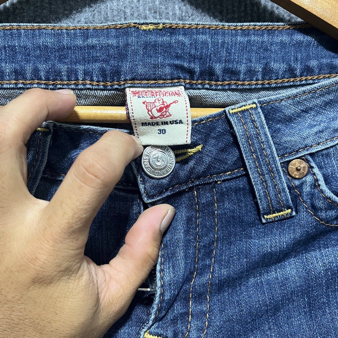 True Religion jeans (Category: Jeans) located in Kadingilan. Submitted by tejaresnick (Listing ID 1467999405, Image 3). Description: Excellent condition No issue Color rate 9.5/10 Width 15.5 Length 33 Waist 30.