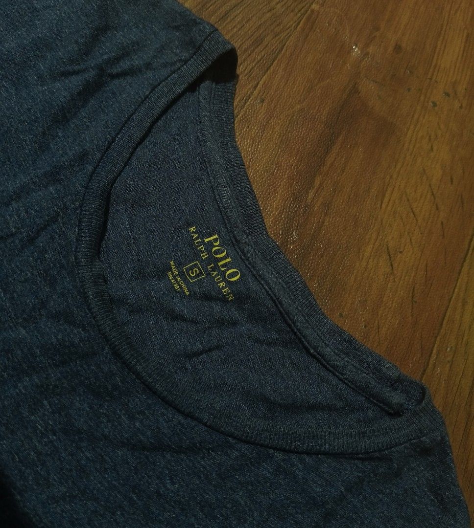 Tshirt (Category: Activewear) located in Valencia. Submitted by castilloukay_372f09 (Listing ID 1467866100, Image 3). Description: .