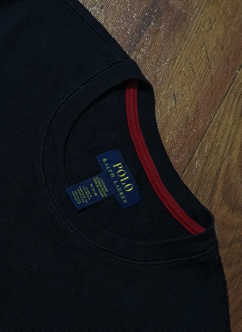 Tshirt (Category: Activewear) located in Valencia. Submitted by castilloukay_372f09 (Listing ID 1467866377, Image 3). Description: .