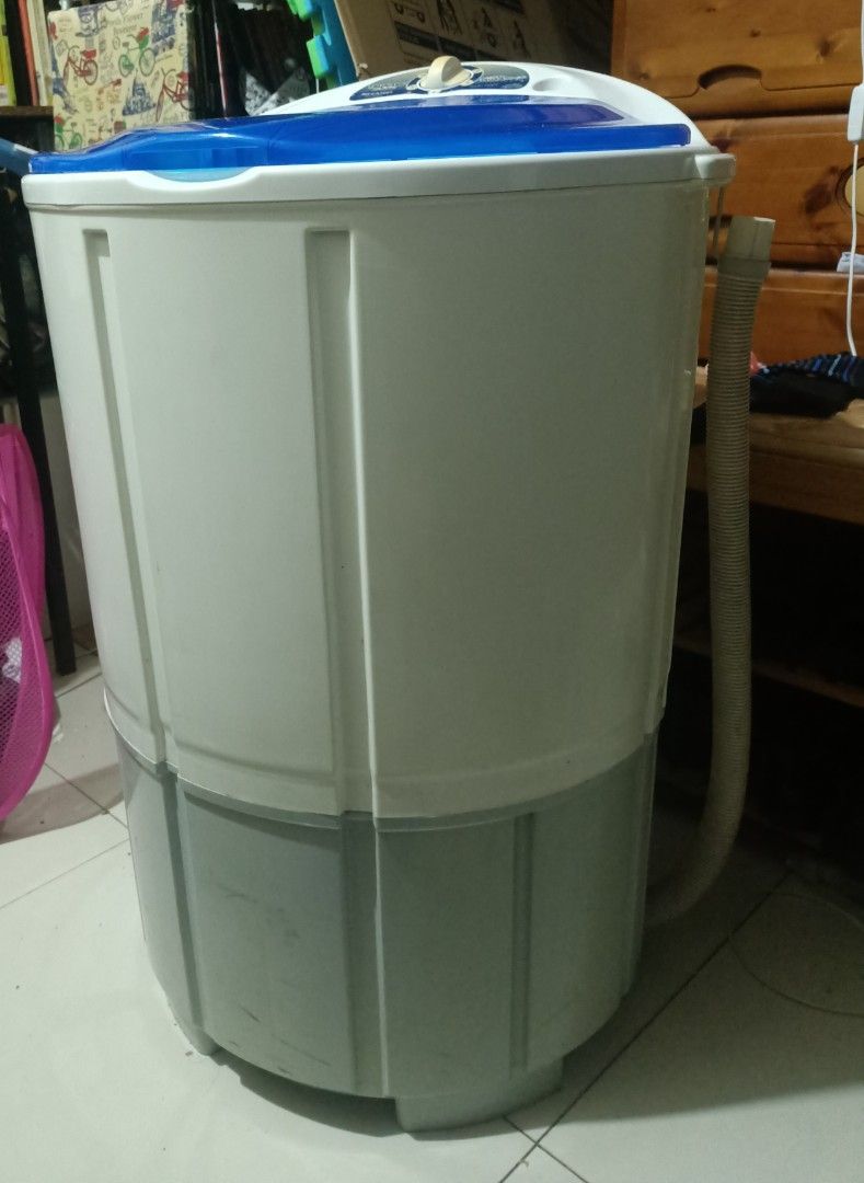 Tsunami Drive Washine Machine (Category: Washing Machines and Dryers) located in Makati City. Submitted by astinnnnn (Listing ID 1468004546, Image 2). Description: Tsunami Drive Washine Machine SHARP 6.0kg Malakas ang ikot Rfs.nag upgrade/ declutter .