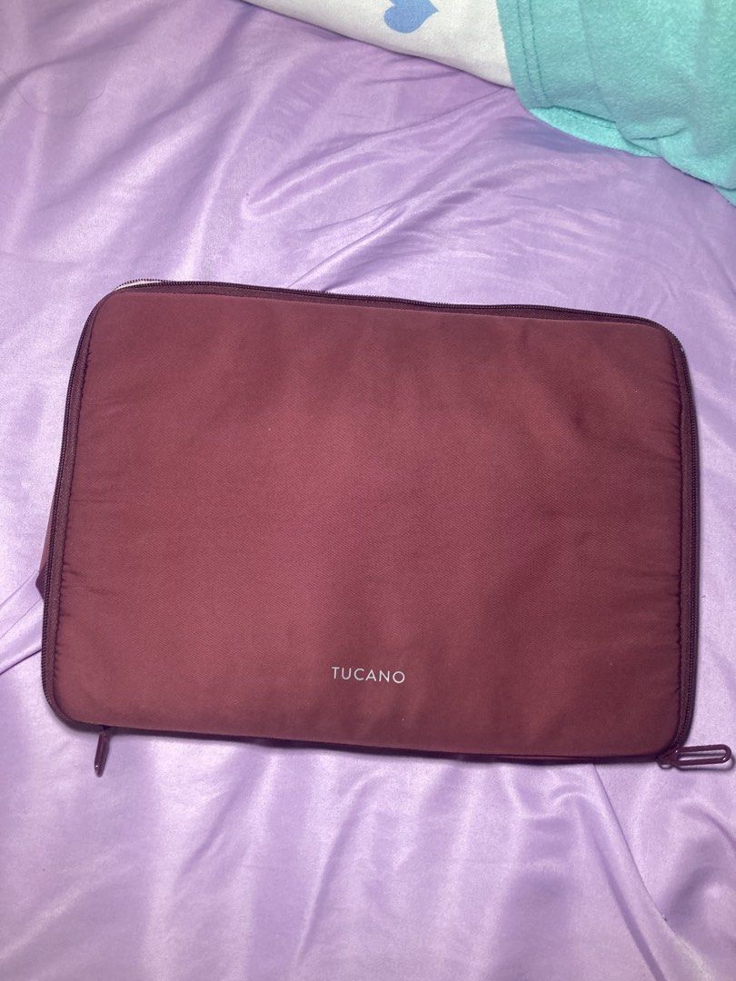 Tucano Laptop Bag (from powermac) (Category: Laptop Bags & Sleeves) located in Manila. Submitted by biancadeclutters (Listing ID 1467977147, Image 2). Description: Bought for 1990 sa powermac. Negotiable for sure buyers can fit up to 15' laptops 34cm width, 24cm length.