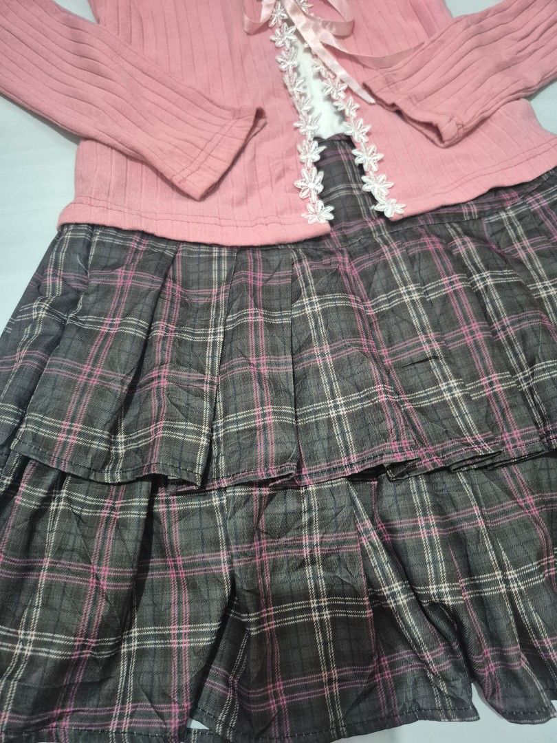 Twee Coquette Cute Pink Plaid Set (Category: Sets or Coordinates) located in Calamba. Submitted by bb.lace (Listing ID 1467916837, Image 3). Description: has minimal flaws, pls check slides 400 as set or 200 for 2in1 top and 240 for skirt.