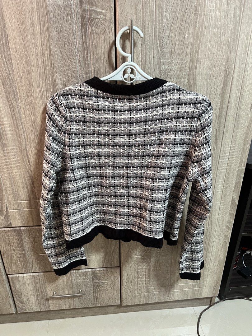 tweed longsleeves (Category: Longsleeves) located in Manila. Submitted by wsangelescloset (Listing ID 1467980378, Image 2). Description: .
