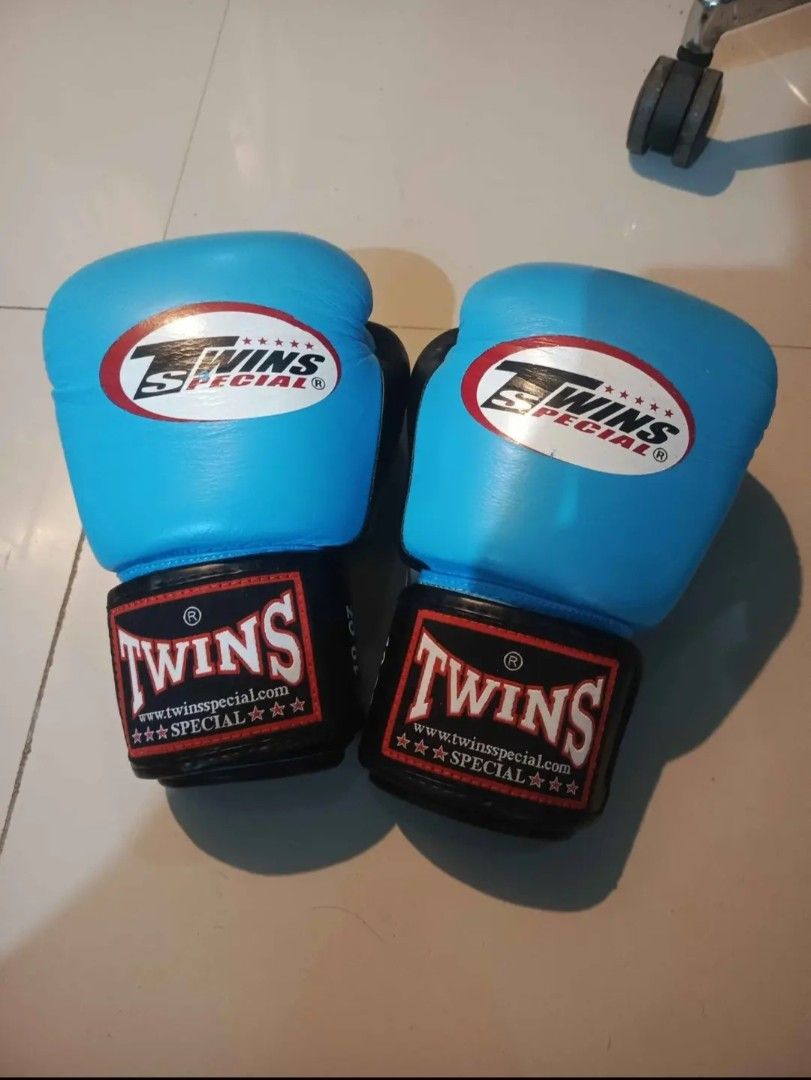 twins boxing Gloves Original (Category: Other Sports Equipment and Supplies) located in Manila. Submitted by chrd0513 (Listing ID 1467854018, Image 1). Description: meetup or lalamove.